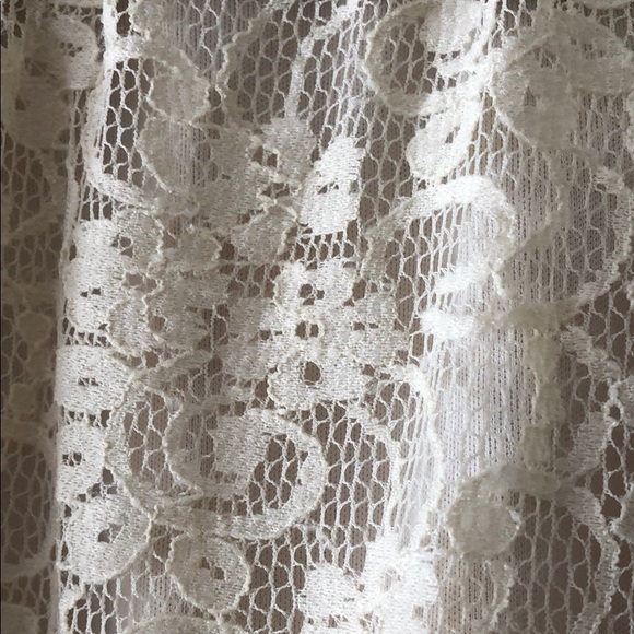 NWOT Beautiful lined lace skirt elastic waist - Picture 4 of 6